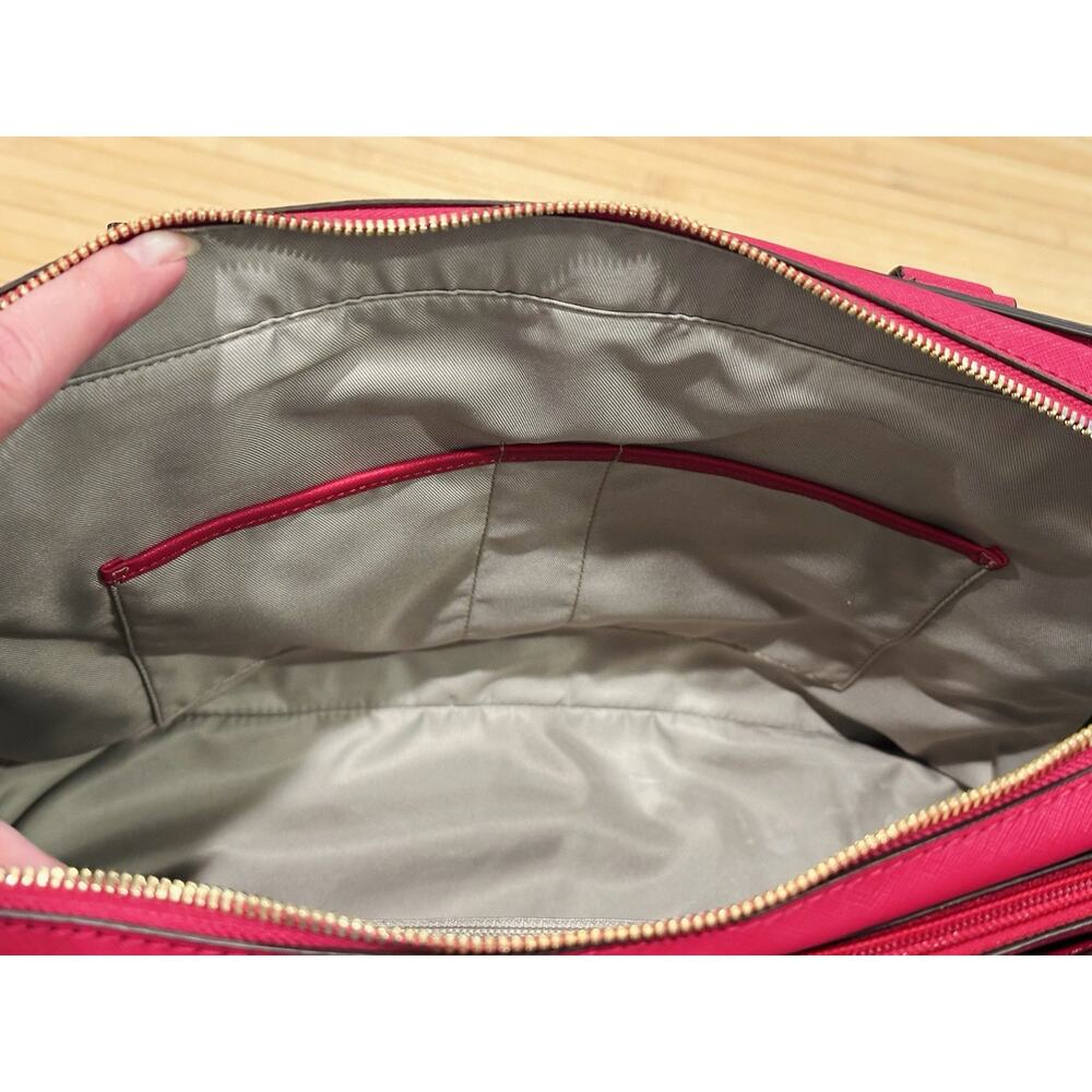 Tumi Varek Raspberry Large Travel Bag Purse Carryall Laptop Tote Bag Carry-On VG - Picture 8 of 16